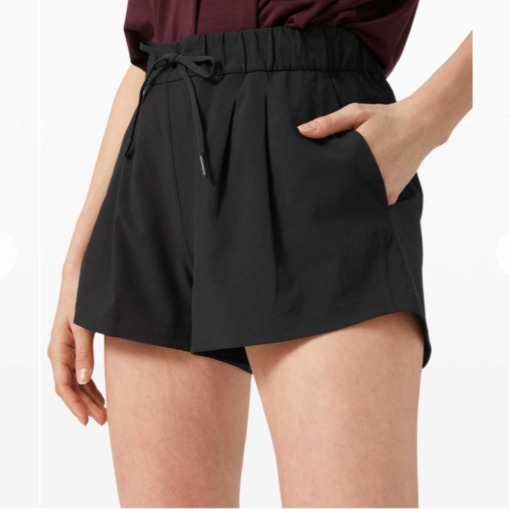 lululemon Stroll at Sundown Shorts